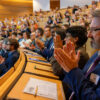 Akteure diskutieren in Hof über Integration von Pflegefachkräften