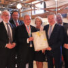 Henry Schramm erhält goldene Ehrenmedaille des Bezirks Oberfranken